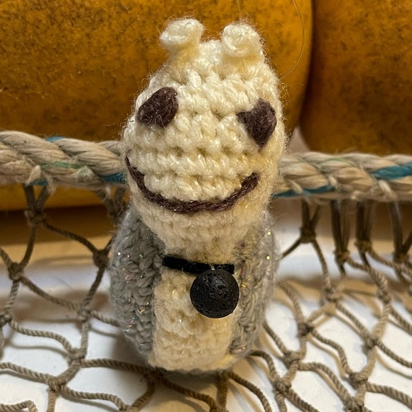 Crochet  Snail Cream & Gray  Lava Bead Essential Oil Diffuser Ornament SK - Picture 3 of 5
